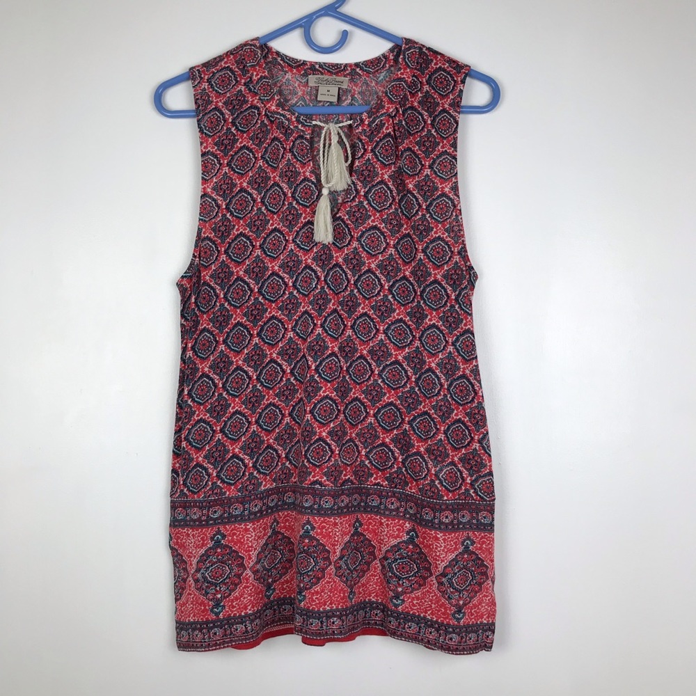 sleeveless top